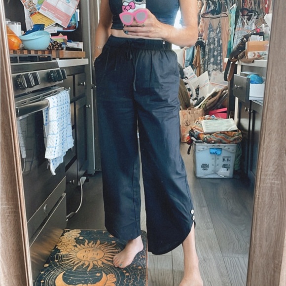 072 Classic Black Stretchy Waist Cotton Cropped Pants - Picture 4 of 5